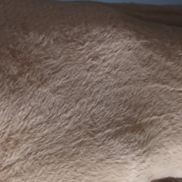 N°1 NEW BEIGE FUR DRESS SIZE LARGE - Picture 5 of 5